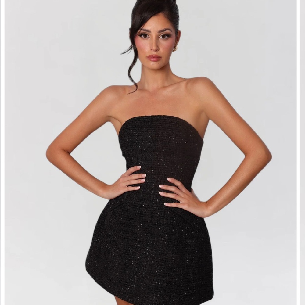 Elegant Black Strapless Dress